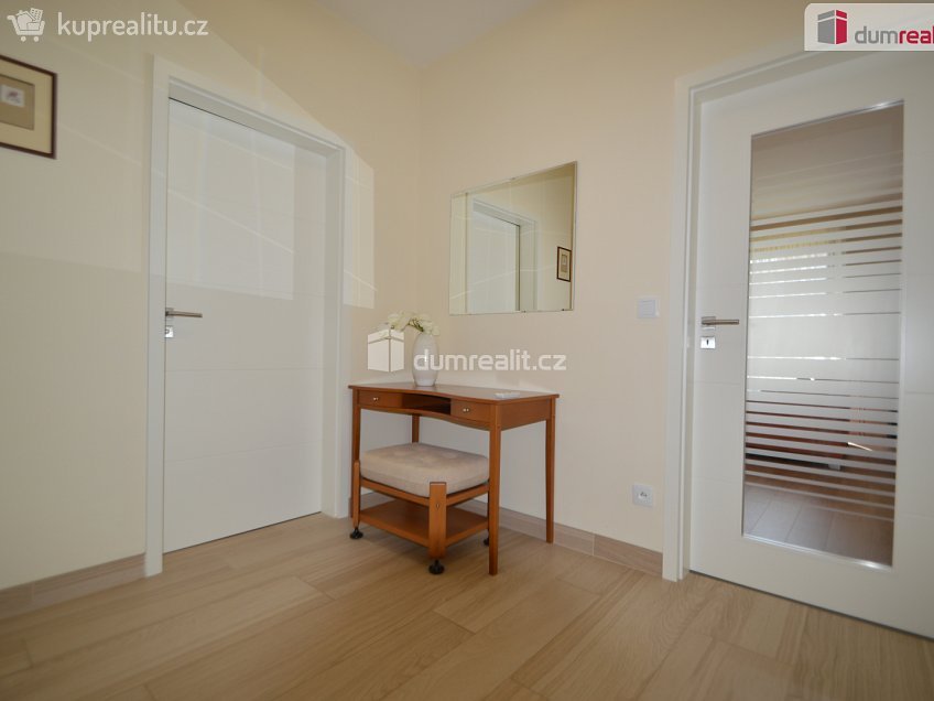 Pronájem bytu 4+kk 88 m^2 Na Veselou, Beroun 