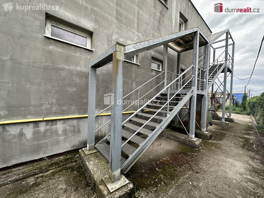 Pronájem  obchodních prostor 450 m^2 Horní huť, Dubňany 