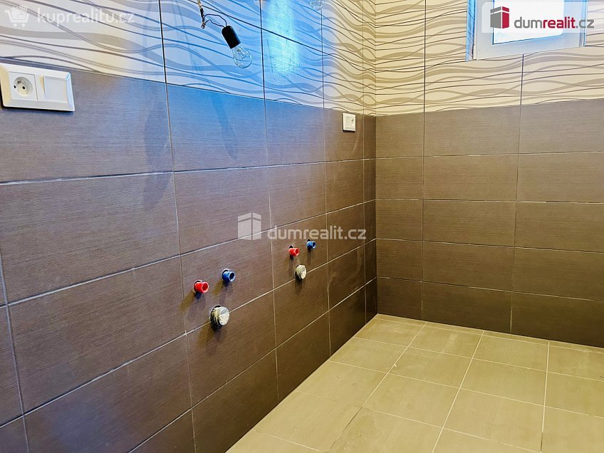 Prodej  rodinného domu 120 m^2 Zvěstov, Zvěstov 