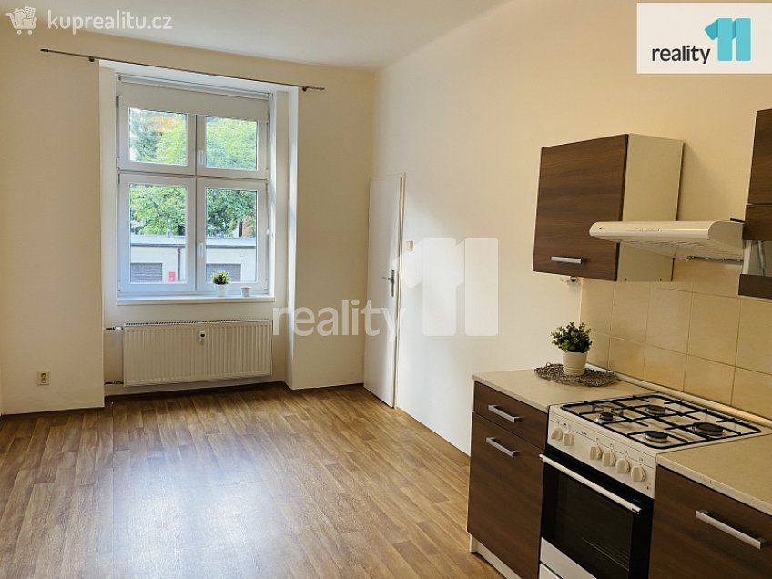 Pronájem bytu 1+1 43 m^2 Biskupcova, Praha 3 