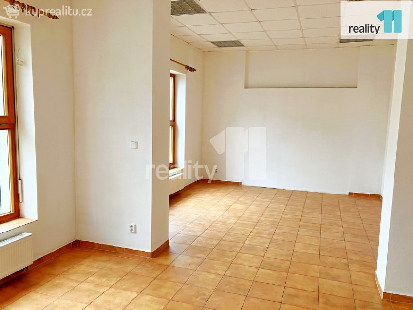 Prodej  obchodních prostor 47 m^2 Husova, Přeštice 