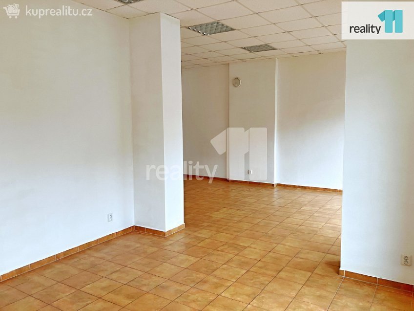 Prodej  obchodních prostor 47 m^2 Husova, Přeštice 