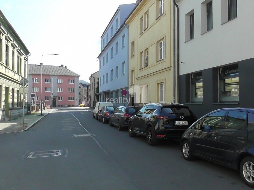 Pronájem bytu 2+1 73 m^2 Mojmírovců, Ostrava 