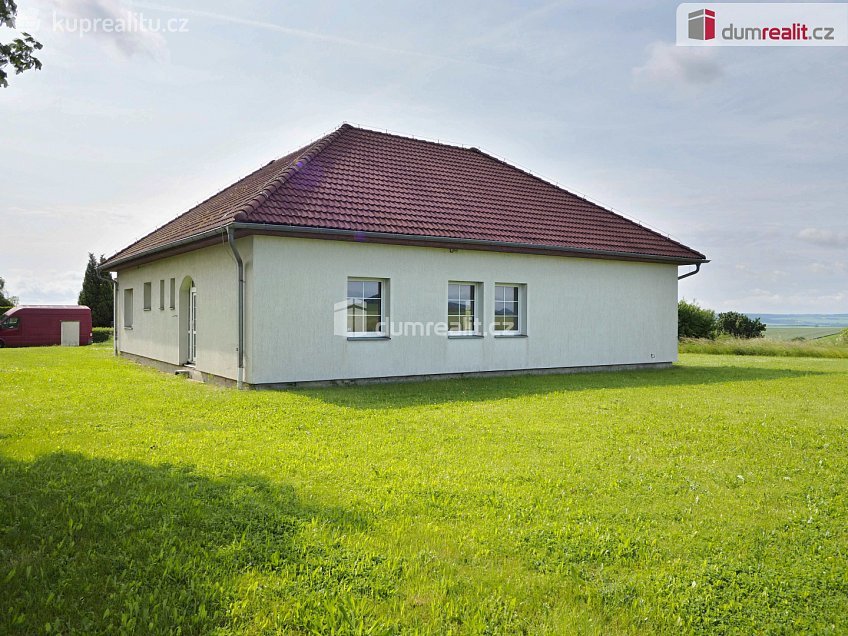 Prodej  rodinného domu 247 m^2 Dlažkovice, Dlažkovice 