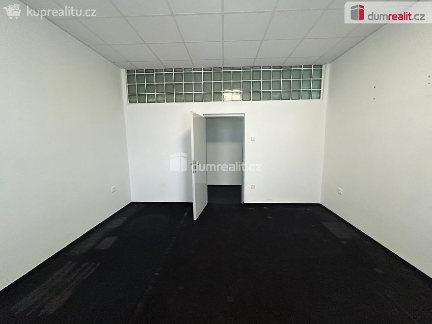 Pronájem  kanceláře 19 m^2 Skladištní, Poděbrady 