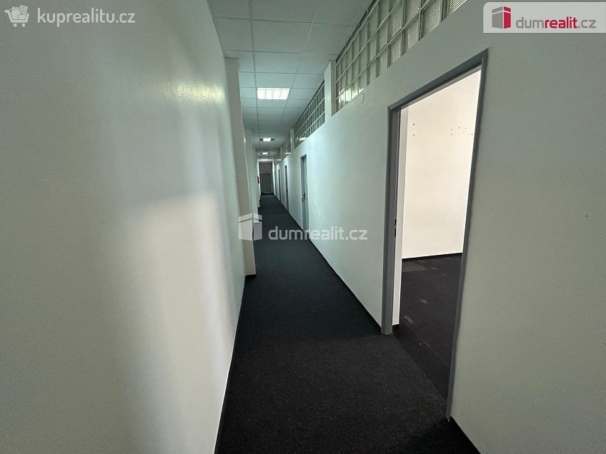 Pronájem  kanceláře 19 m^2 Skladištní, Poděbrady 