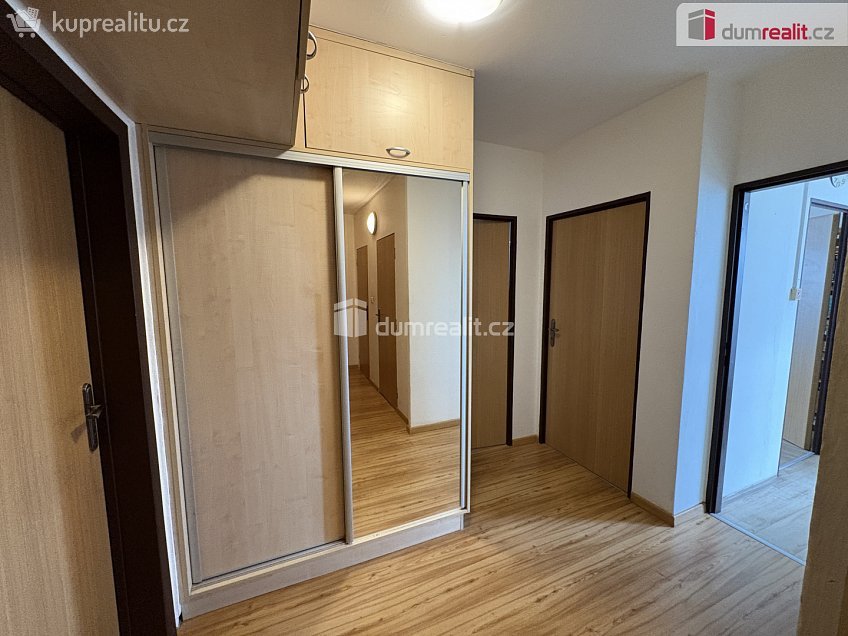 Prodej bytu 3+1 62 m^2 Manželů Dostálových, Praha 14 