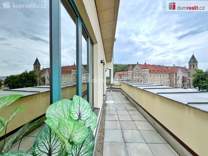 Pronájem bytu 2+1 100 m^2 Holečkova, Praha 5 