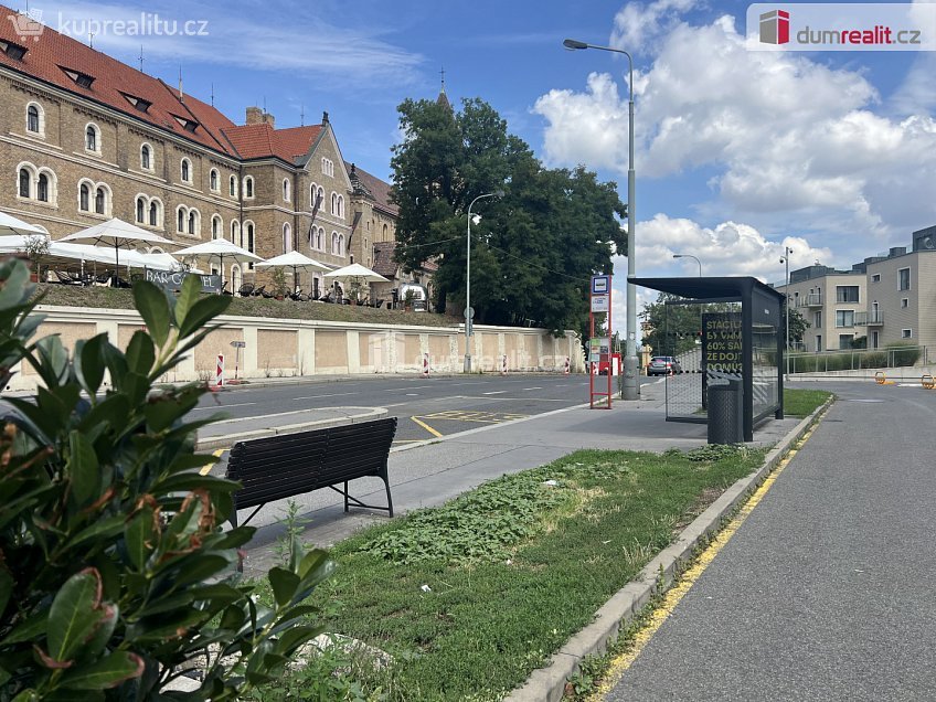 Pronájem bytu 2+1 100 m^2 Holečkova, Praha 5 