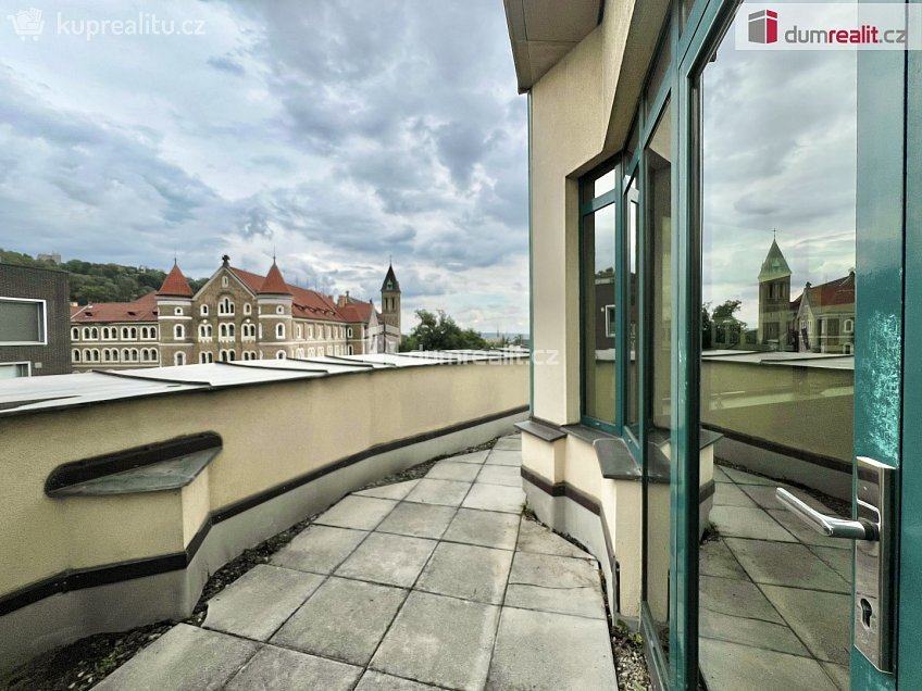 Pronájem bytu 2+1 100 m^2 Holečkova, Praha 5 