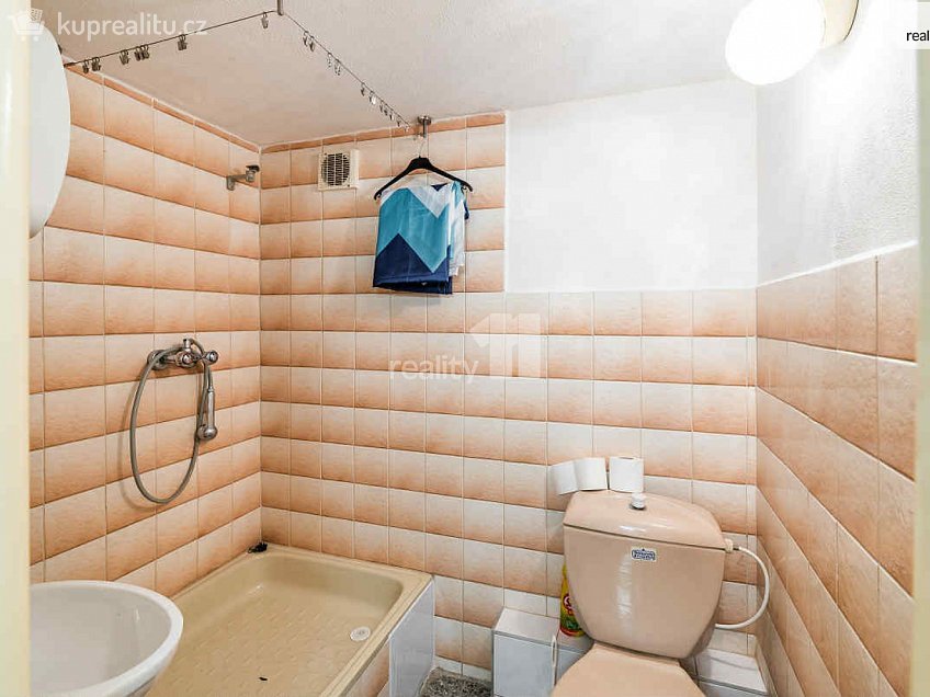 Pronájem  obchodních prostor 34 m^2 Kounická, Praha 10 