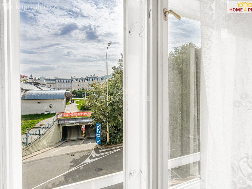Prodej bytu 2+1 55 m^2 náměstí Dr. M. Horákové, Karlovy Vary 