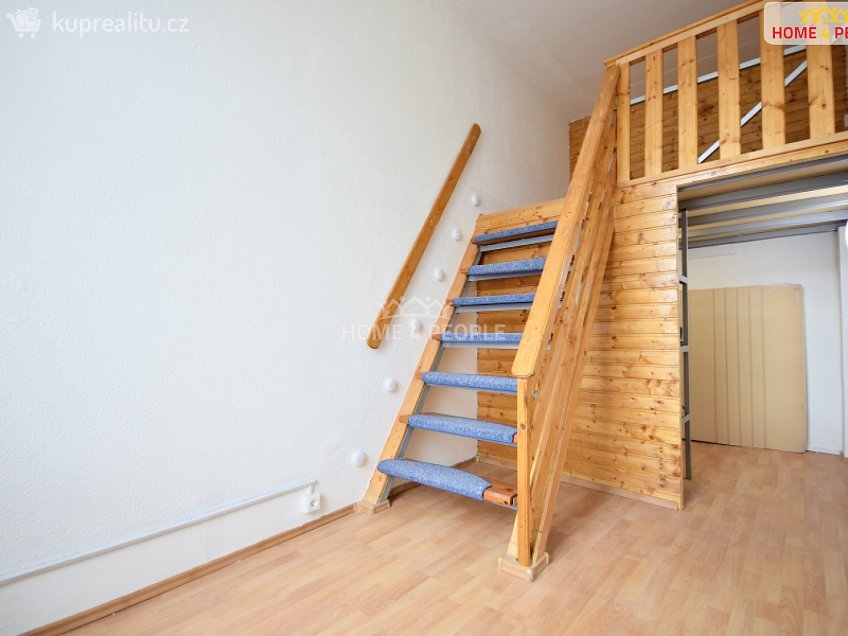 Prodej bytu 2+1 55 m^2 náměstí Dr. M. Horákové, Karlovy Vary 