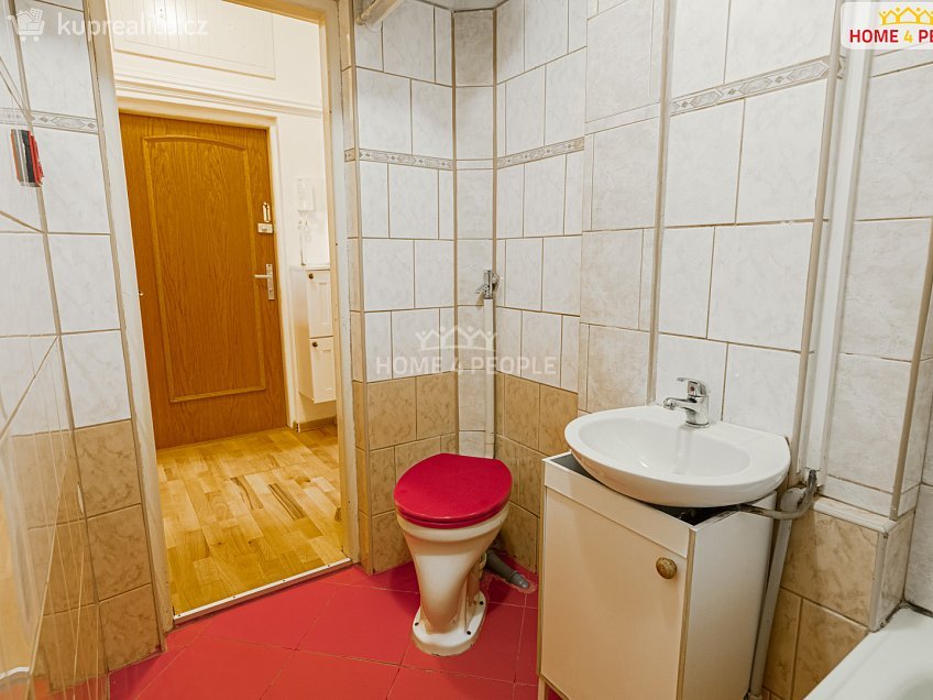 Prodej bytu 2+1 55 m^2 náměstí Dr. M. Horákové, Karlovy Vary 