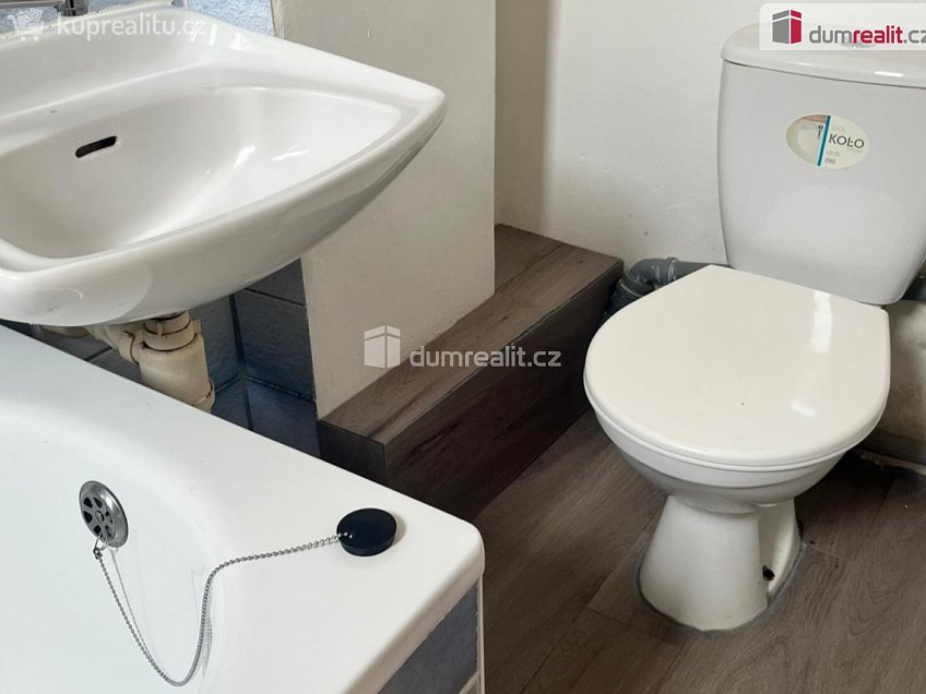 Pronájem bytu 2+1 60 m^2 Lad. Koubka, Karlovy Vary 