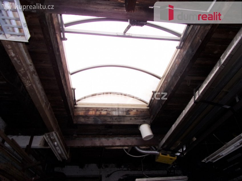 Prodej  komerční reality 350 m^2 Chebská, Karlovy Vary 