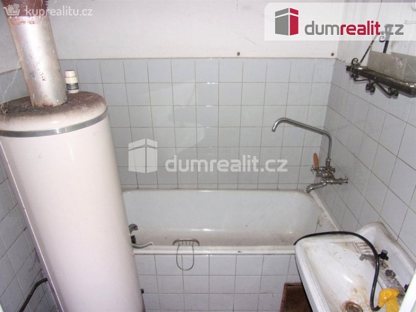 Prodej  komerční reality 350 m^2 Chebská, Karlovy Vary 