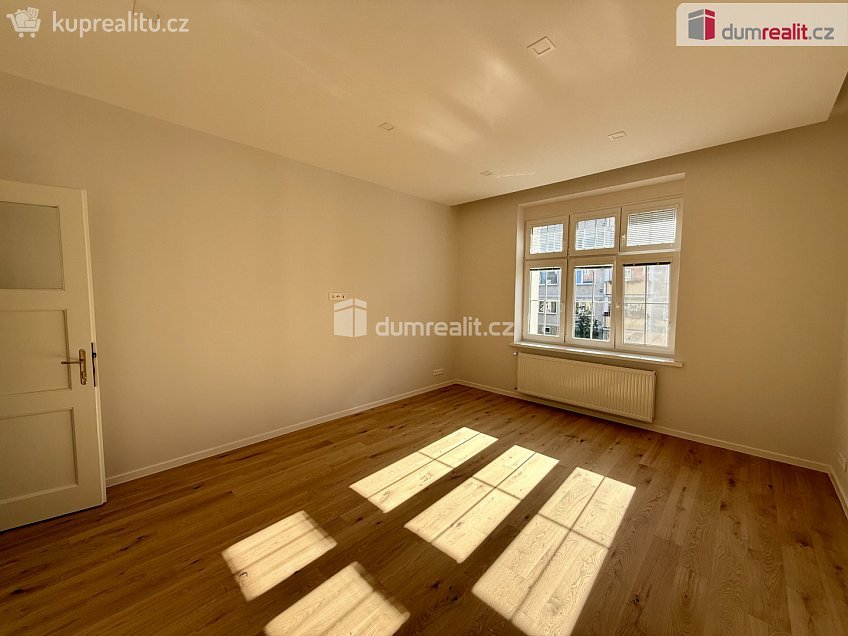 Pronájem bytu 3+1 105 m^2 Dřevěná, Mariánské Lázně 