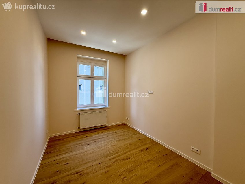 Pronájem bytu 3+1 105 m^2 Dřevěná, Mariánské Lázně 