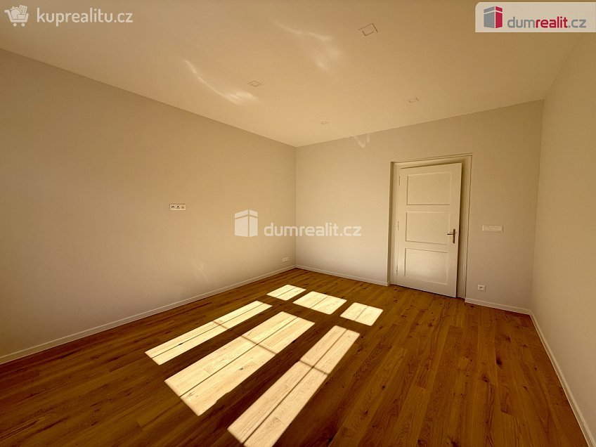 Pronájem bytu 3+1 105 m^2 Dřevěná, Mariánské Lázně 
