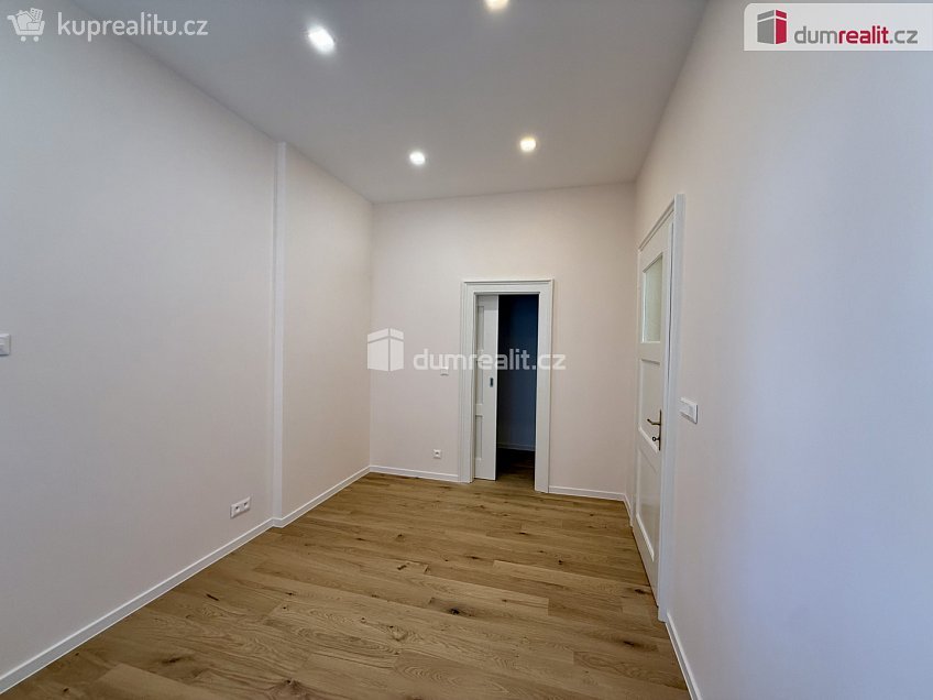 Pronájem bytu 3+1 105 m^2 Dřevěná, Mariánské Lázně 