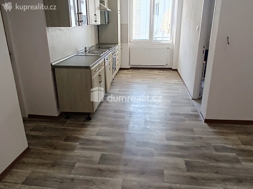 Pronájem bytu 3+1 120 m^2 Prokopa Holého, Děčín 
