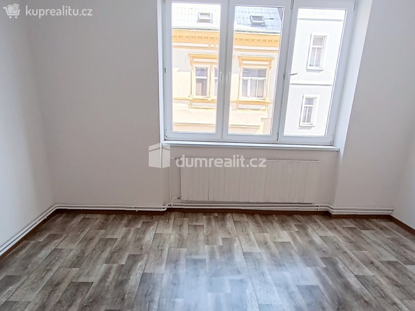 Pronájem bytu 3+1 120 m^2 Prokopa Holého, Děčín 