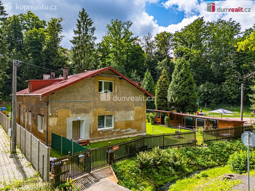 Prodej bytu 3+1 141 m^2 Břehnická, Cheb 