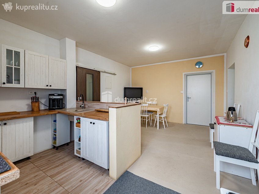 Prodej bytu 3+1 141 m^2 Břehnická, Cheb 