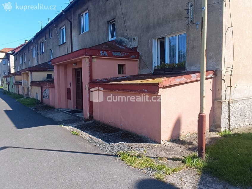 Pronájem bytu 1+kk 18 m^2 Nádražní, Benešov nad Ploučnicí 