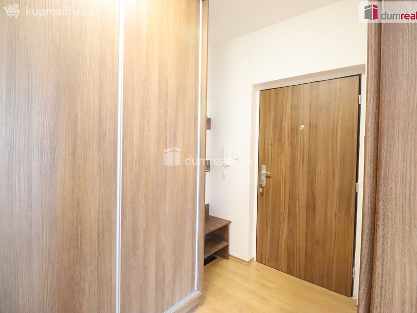 Pronájem bytu 1+kk 35 m^2 Spálená, Karlovy Vary 