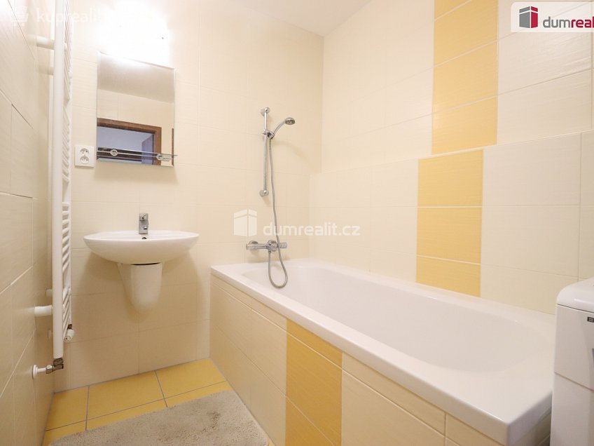Pronájem bytu 1+kk 35 m^2 Spálená, Karlovy Vary 
