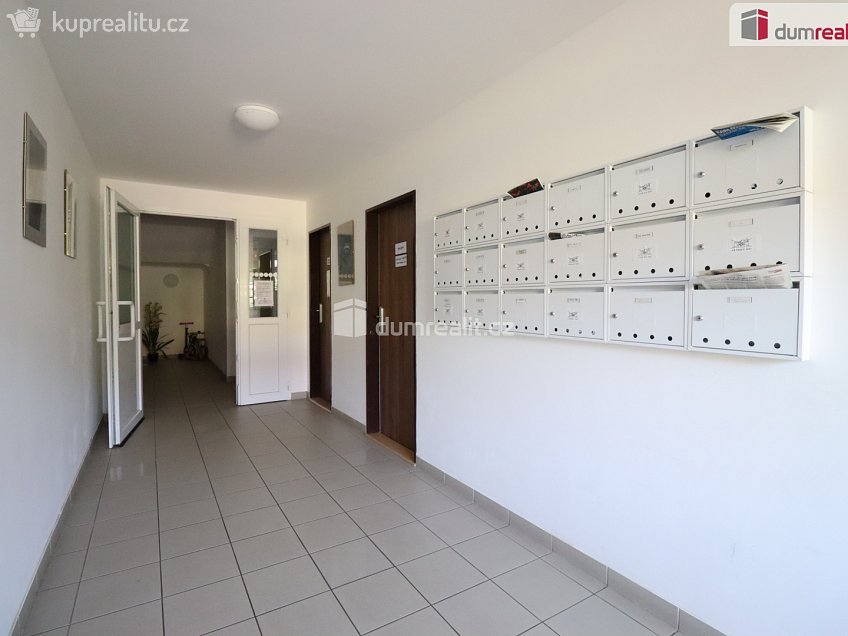 Pronájem bytu 1+kk 35 m^2 Spálená, Karlovy Vary 