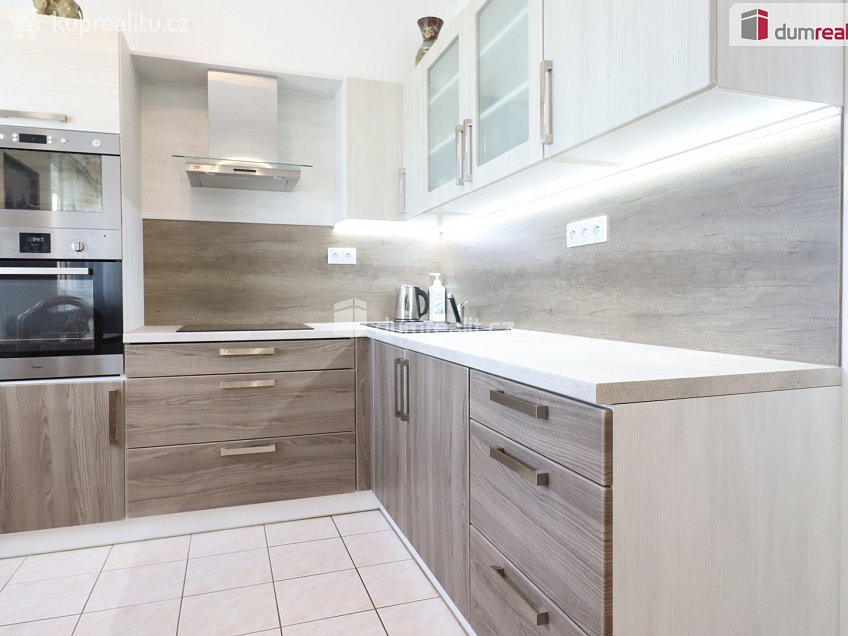 Pronájem bytu 1+kk 35 m^2 Spálená, Karlovy Vary 