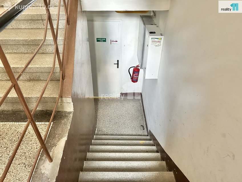 Pronájem bytu 1+kk 11 m^2 Spojovací, Praha 3 