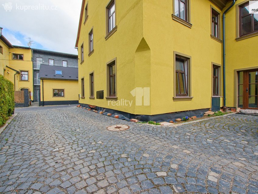 Pronájem bytu 2+1 70 m^2 Muzejní, Chrastava 