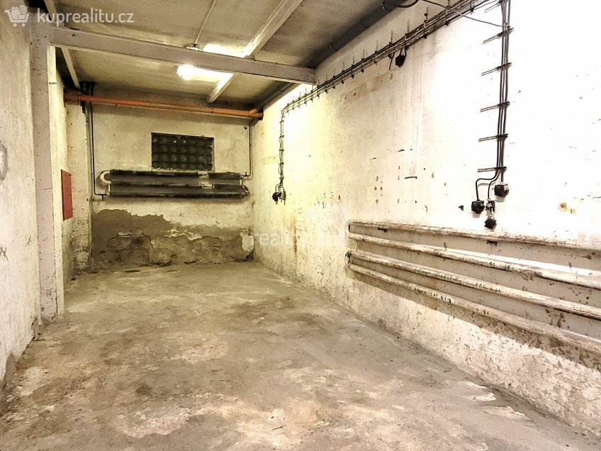 Pronájem  garáže 36 m^2 Masarykovo nám., Říčany 