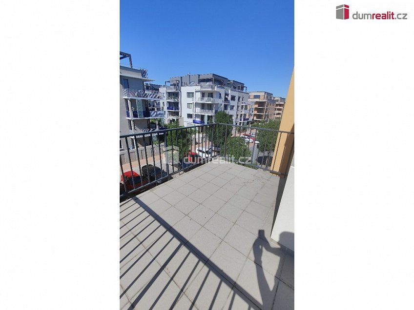 Pronájem bytu 2+kk 52 m^2 K Beranovu, Praha-Dolní Chabry 