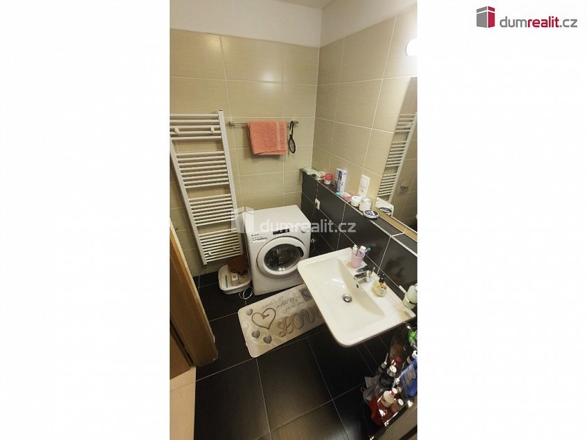 Pronájem bytu 2+kk 52 m^2 K Beranovu, Praha-Dolní Chabry 