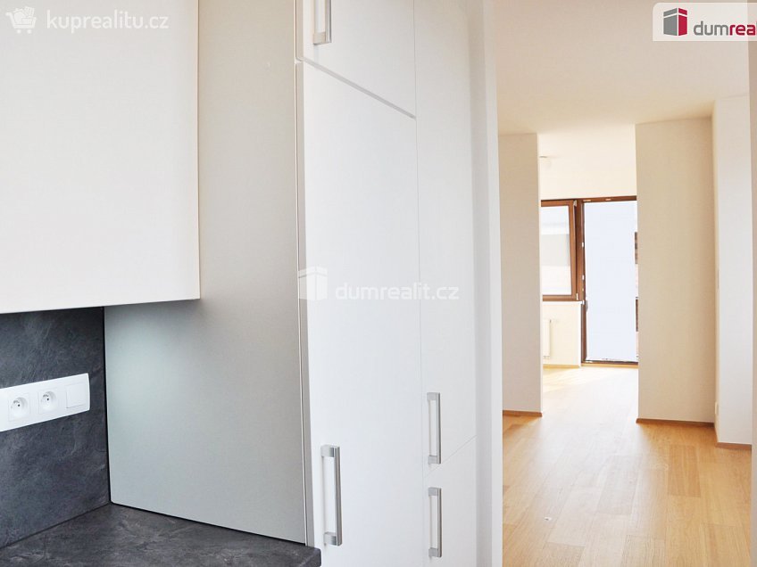 Pronájem bytu 2+kk 52 m^2 K Beranovu, Praha-Dolní Chabry 