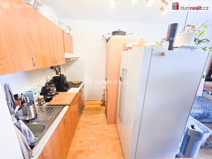 Prodej bytu 1+kk 33 m^2 B. Němcové, Hostivice 