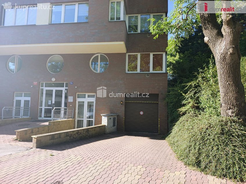 Prodej  garáže 40 m^2 Zahradníčkova, Praha 5 
