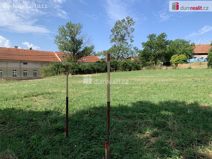 Prodej  stavebního pozemku 1071 m^2 Všeradice, Všeradice 