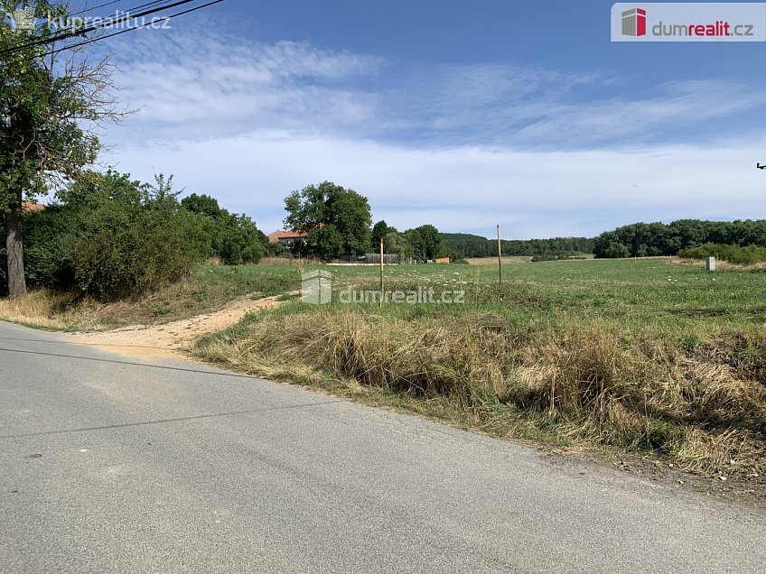Prodej  stavebního pozemku 1071 m^2 Všeradice, Všeradice 