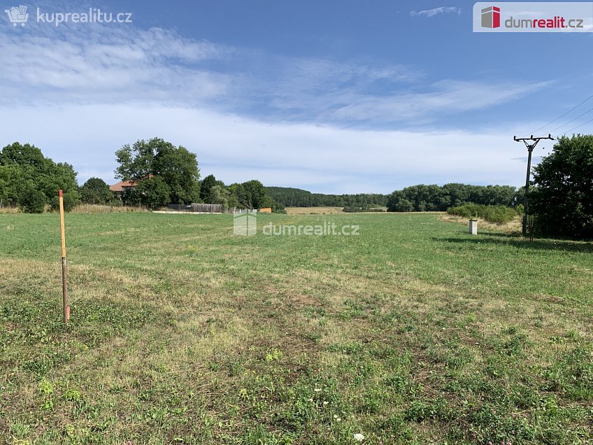 Prodej  stavebního pozemku 1071 m^2 Všeradice, Všeradice 