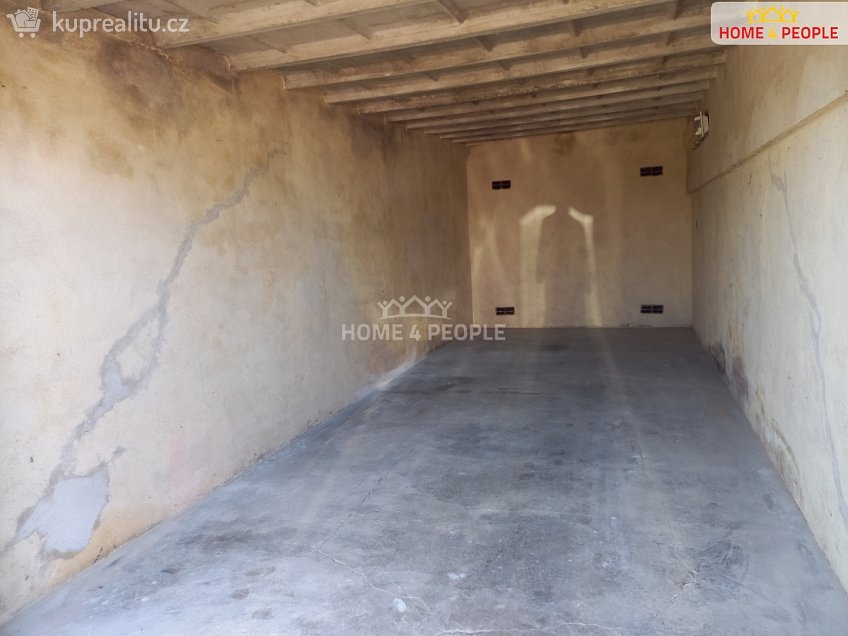 Prodej  garáže 23 m^2 U hřiště, Lišov 