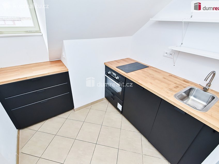 Pronájem  kanceláře 137 m^2 Národní, Praha 1 