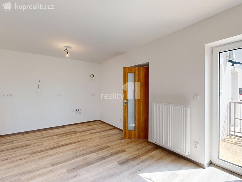 Prodej bytu 1+kk 40 m^2 Jiřice, Jiřice 