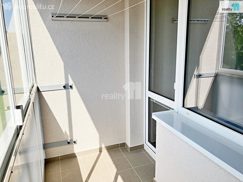 Prodej bytu 3+1 80 m^2 Na Tržišti, Staňkov 