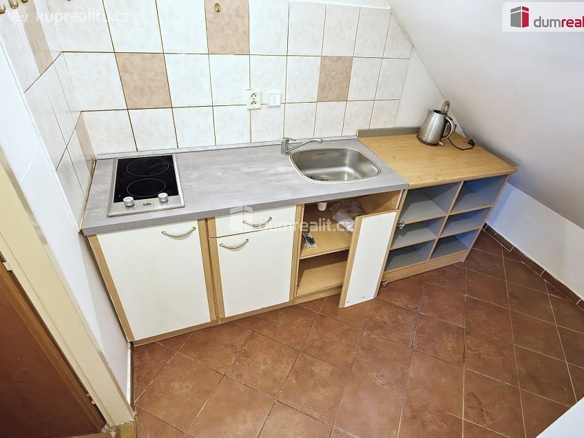 Pronájem bytu 2+kk 49 m^2 Hlavní, Neratovice 